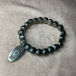 ✨SALE✨ Silver beaded peace charm bracelet